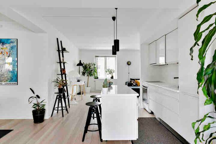 Modern, 150m2 apartment. 6 pers. 3 bedrooms gallery image 2