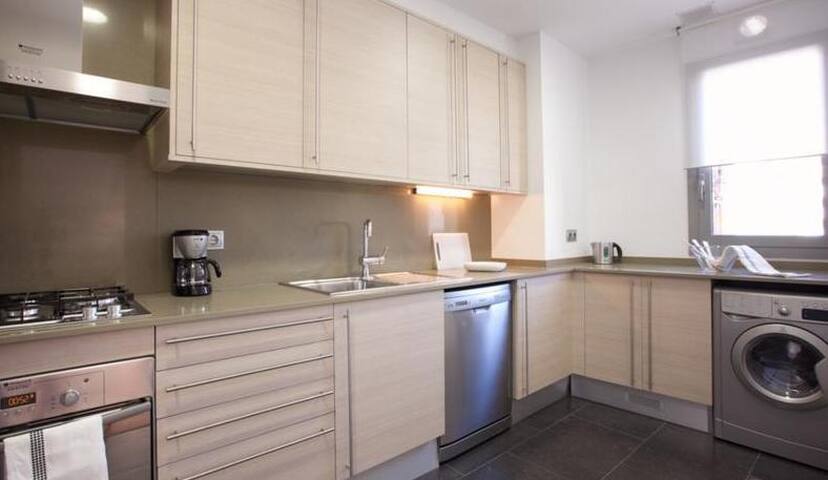 Beautiful Flat in Eixample 4 gallery image 3