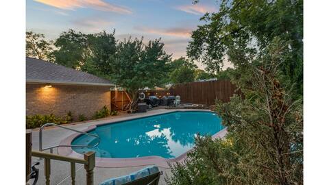 Resort-like Pool, Hot Tub & Patio in Large Home