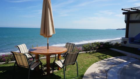 Villa Coral - Beach Front