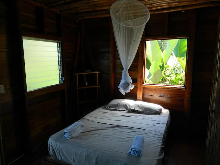 Room Number 6 - Hostels for Rent in Bastimento, Bocas del Toro, Panama - Image 1