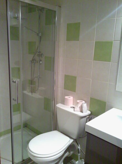 Salle d'eau - Bathroom