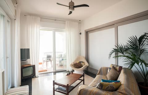 Annuncio Airbnb popolare: Seaside apartment in Stazzo (Acireale) a Acireale