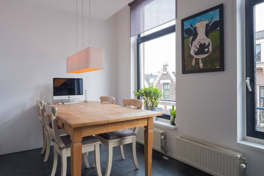 Cosy living kitchen, iMac use included for browsing or watching TV.