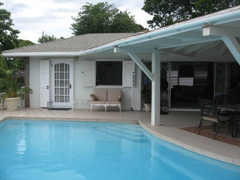 Pool & Pool Bar Service Area