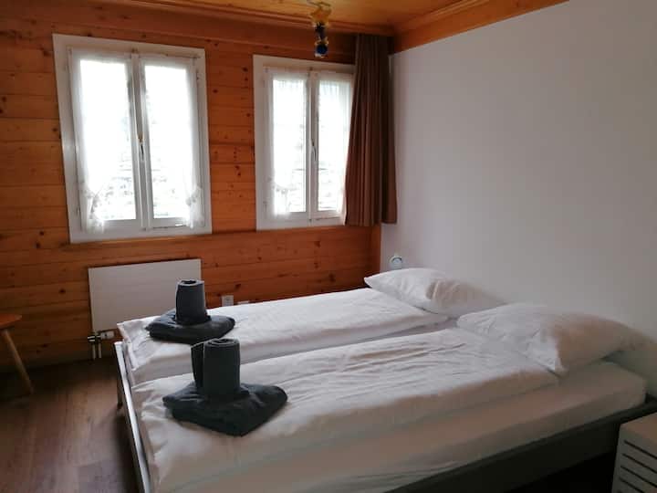 Camera con letto matrimoniale