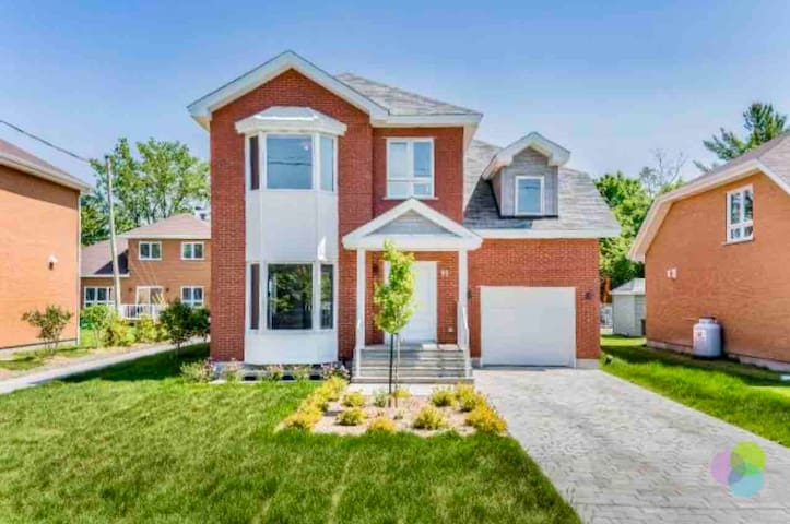 5 King Beds, 1 Queen, Modern Luxury, Free Parking