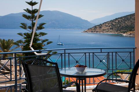 Beautiful- Romantic sea view studio