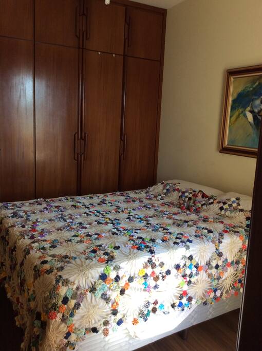 Quarto com suite com. Entilador de teto
