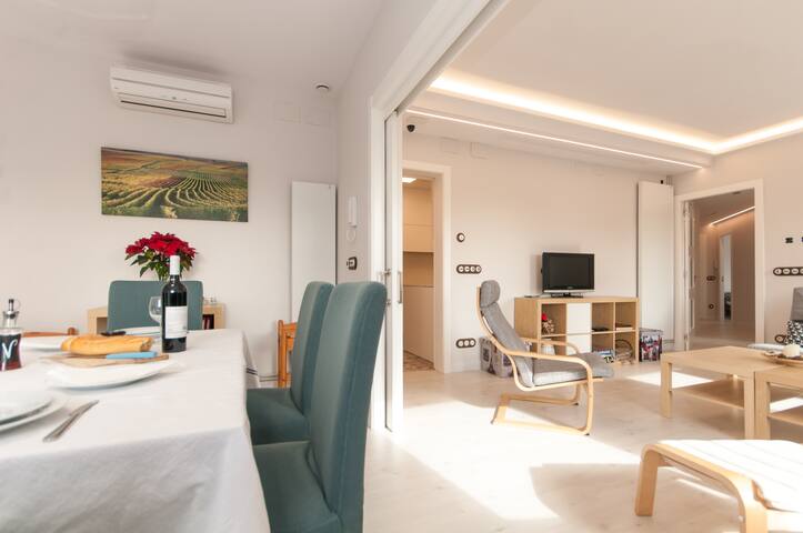 Great flat. Feel as at home in center Barcelona. gallery image 2