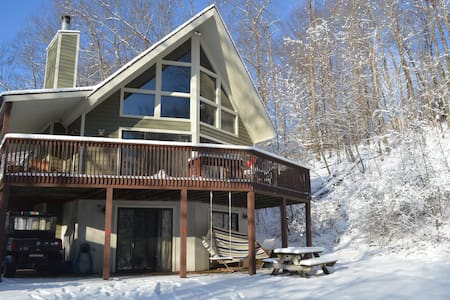 2ZMNTS - 4 Bedroom Home, Lake Access, New Hot Tub