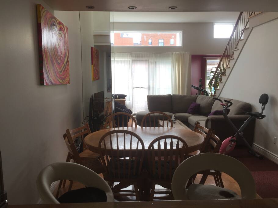 Dining room: up to 8 people