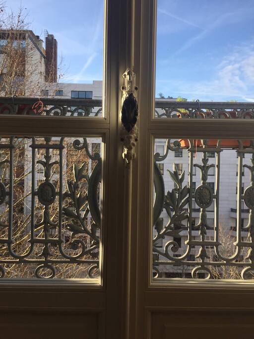 Ouvrir la fenêtre sur Paris