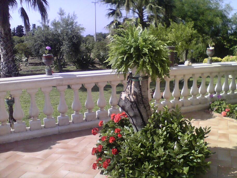 Villa tipica siciliana immersa nel verde in una location tranquilla. A pochi km da Cefalu, Termini Imerese e Palermo.