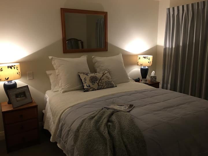 חדר שינה 2 - מיטת קינג סייז