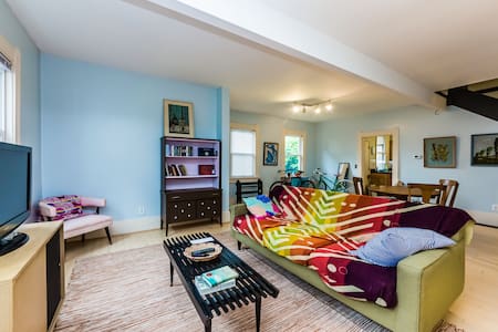 Ohio City Cottage, bicycles, convenient location