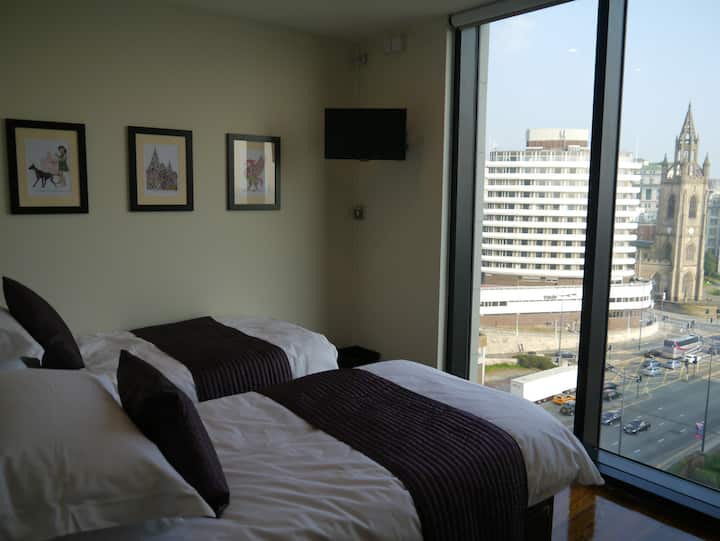 חדר שינה שני, אפשר לסדר עם תאומים או מיטת קינג סייז