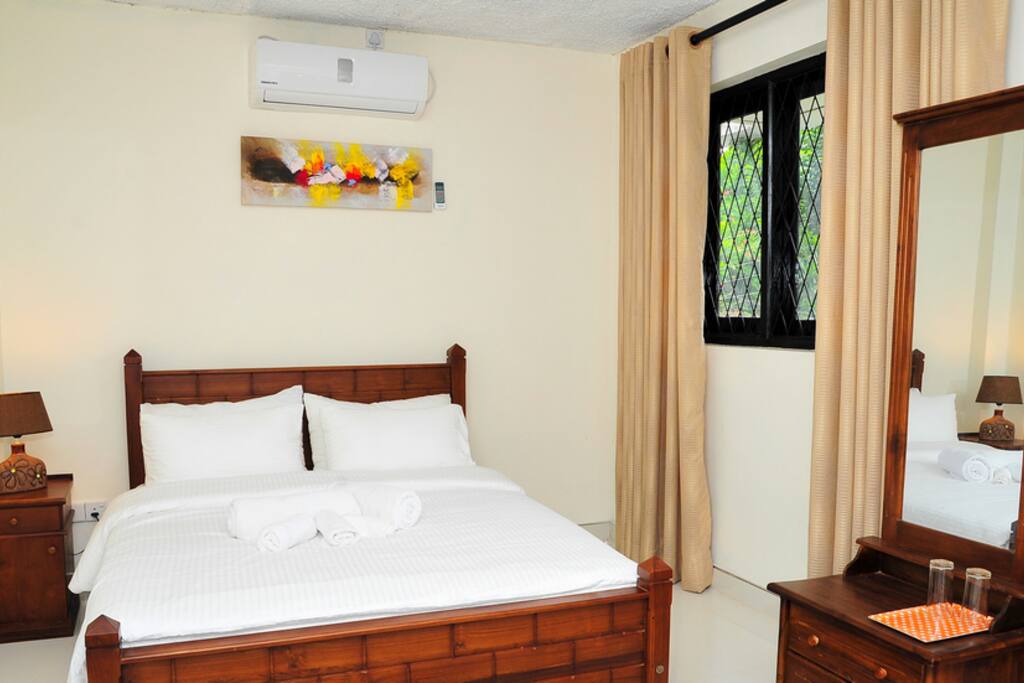 This room does not face the city view.