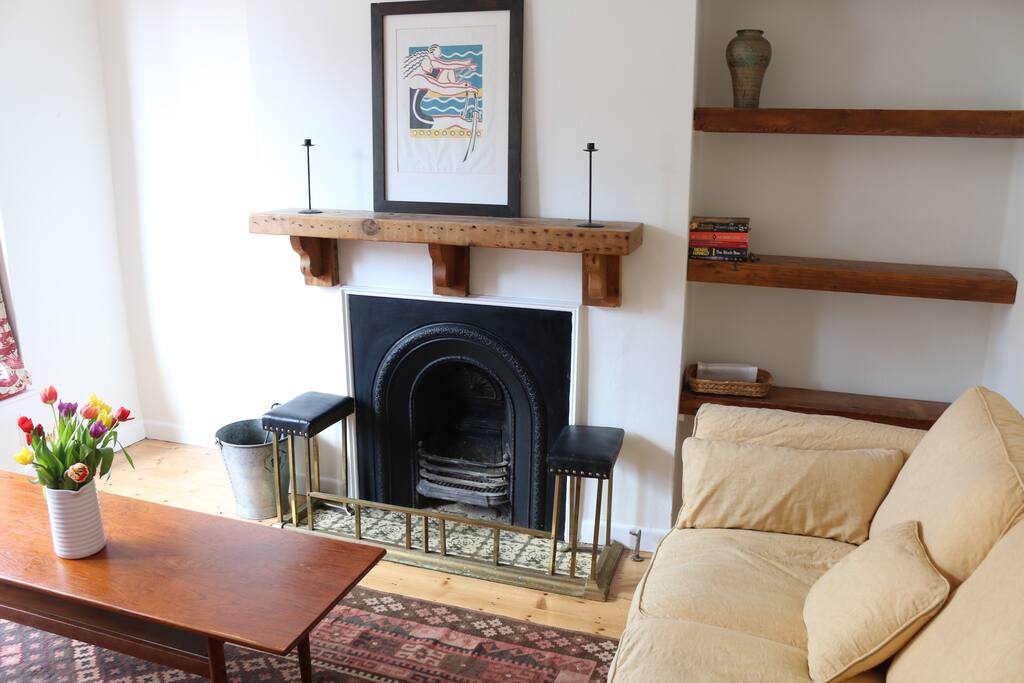 Delightful Victorian mid-terrace townhouse