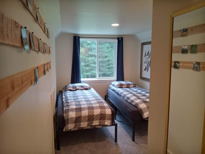 Მაღლა ლოფტი 2 Twin Xl  (მეხსიერების ქაფი)/ TV DVD