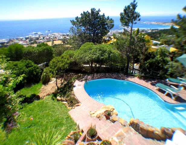 Sun Lion Villa gallery image 3