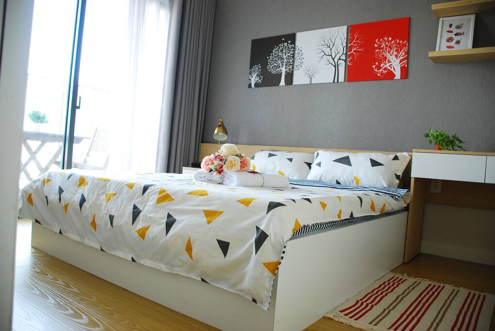 MASTER BEDROOM (ENSUITE BATHROOM)