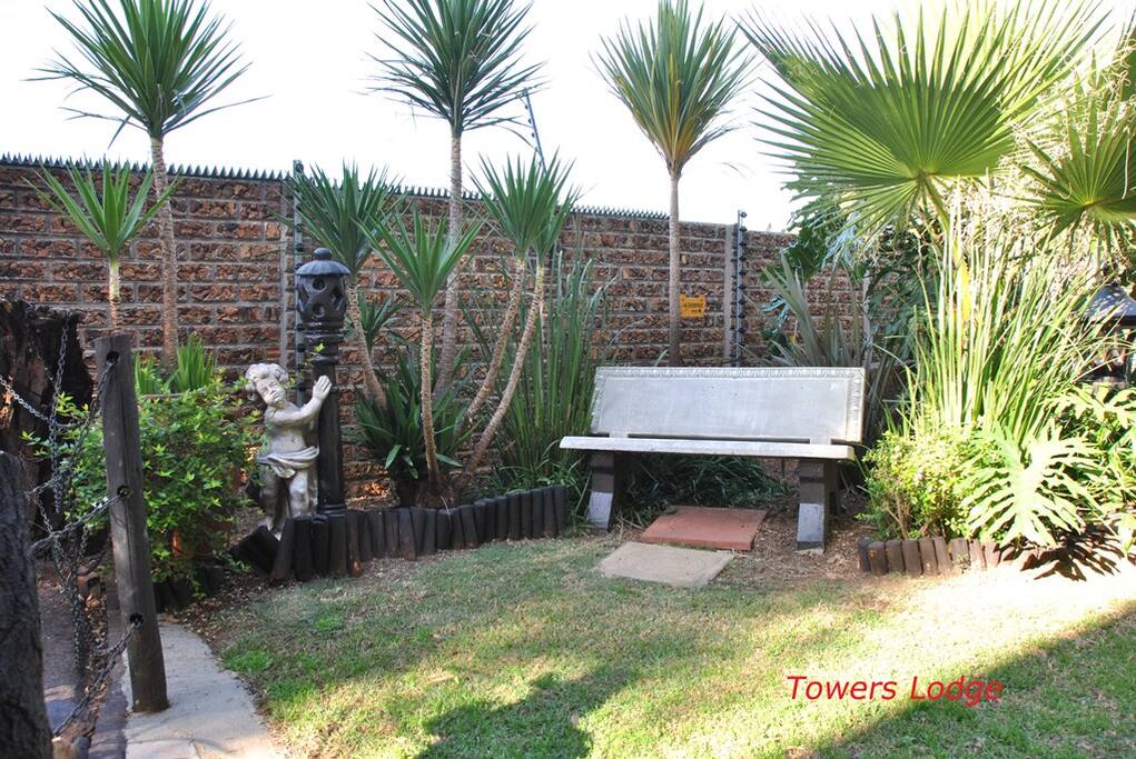 Towers Lodge Relaxing Garden