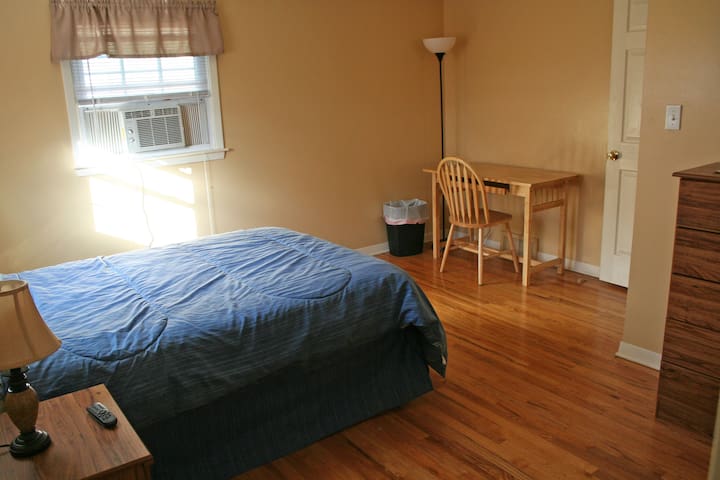 Close to SU, Hospitals学生优惠！