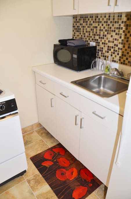 fully equipped kitchen