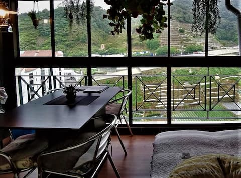 Misty Valley Vacation Home Rental Apartment.(迷雾山谷)