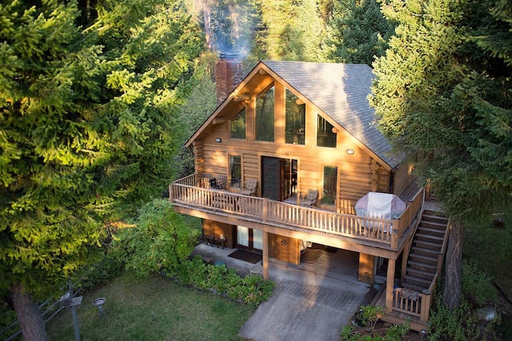 logcabin-with-dock-on-flathead-lake-cabins-for-rent-in-polson-mt