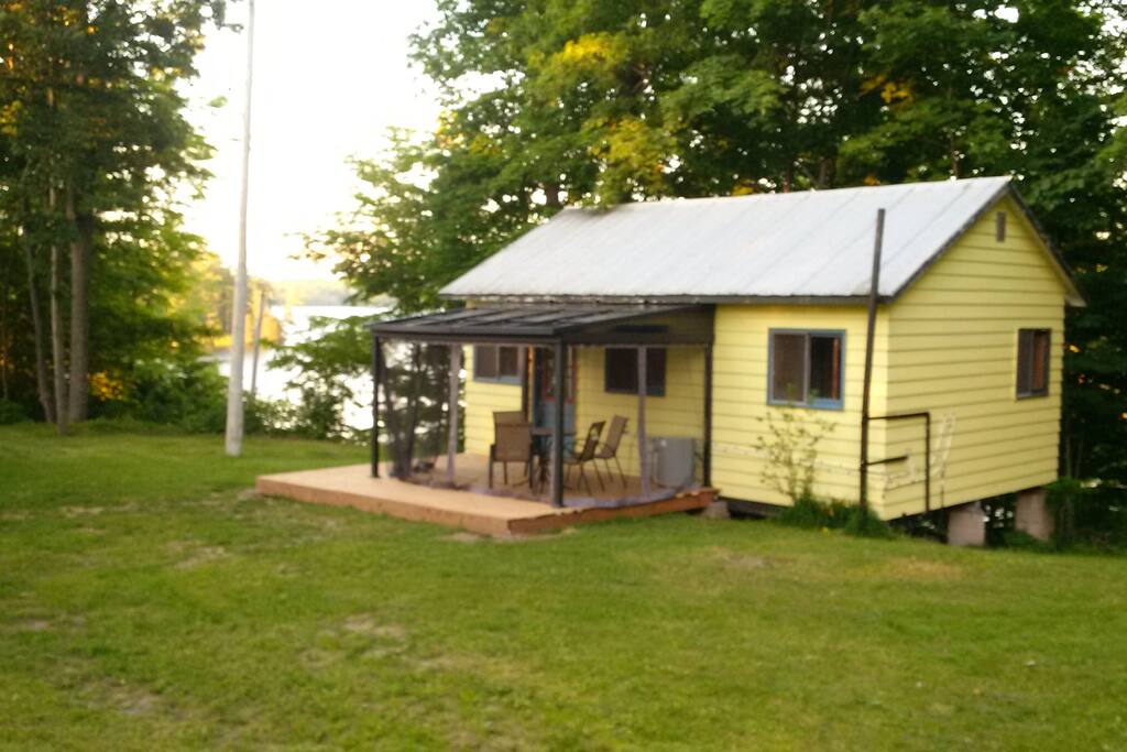 Charleston Lake Sunrise Cottage Cabins for Rent in Lansdowne, Ontario, Canada Charleston Lake Sunrise Cottage Cabins for Rent in Lansdowne, Ontario, Canada