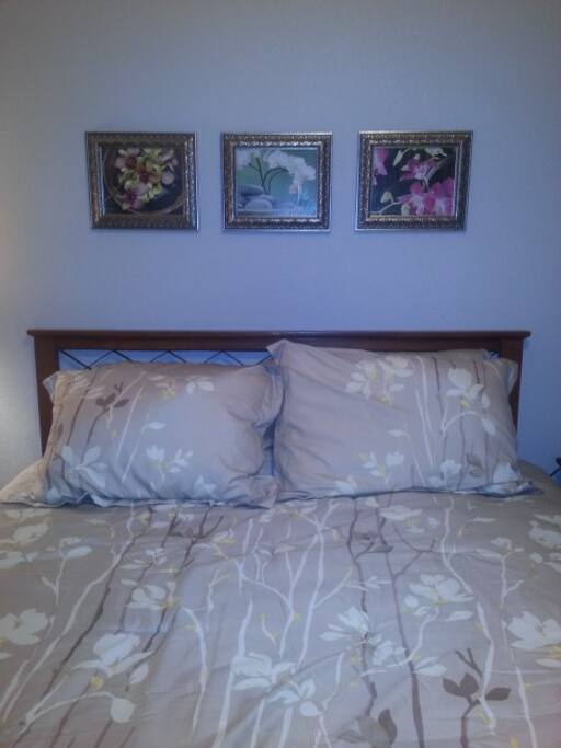 Queen bed