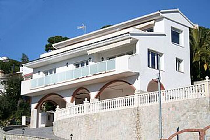 Amazing see views!! gallery image 3