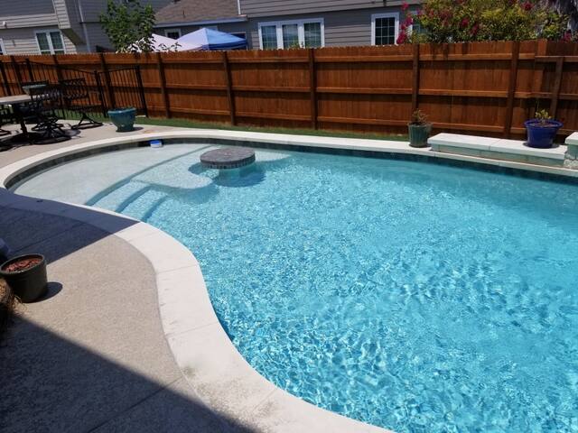 Private Tranquil Poolside Oasis-- Close to Austin!