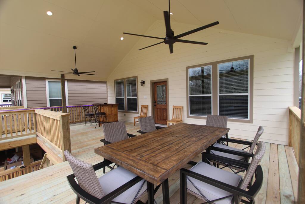 Upstairs Deck Viewing the River