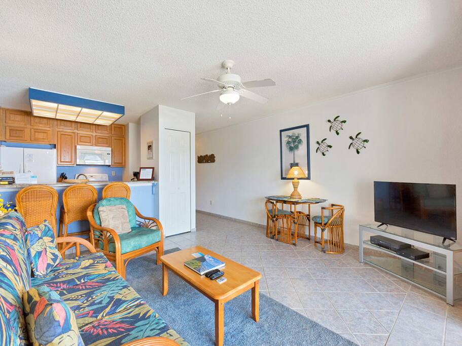 kona-reef-1br-ov-c33-living-room-03.jpg