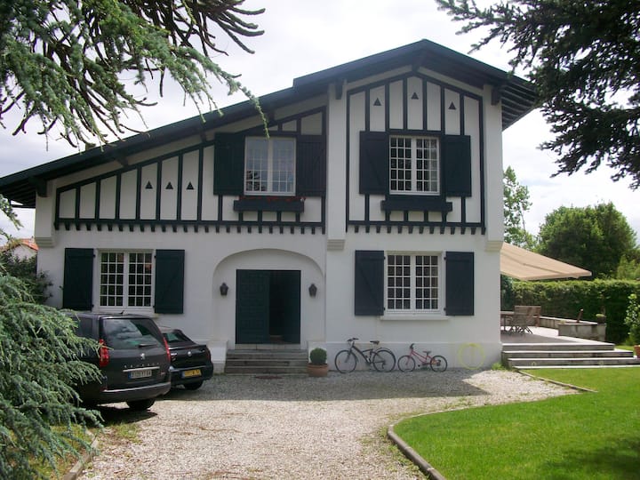 Villa Charme Basque Piscine Location Annee - Anglet