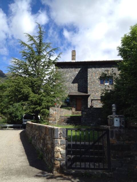 XALET CARLEMANY (Casa entera /hab.)