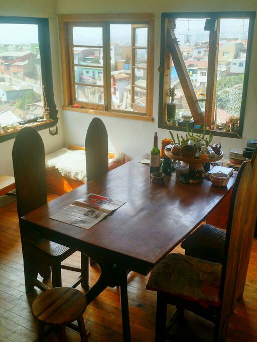 Espacio común para desayunar con bella vista al mar