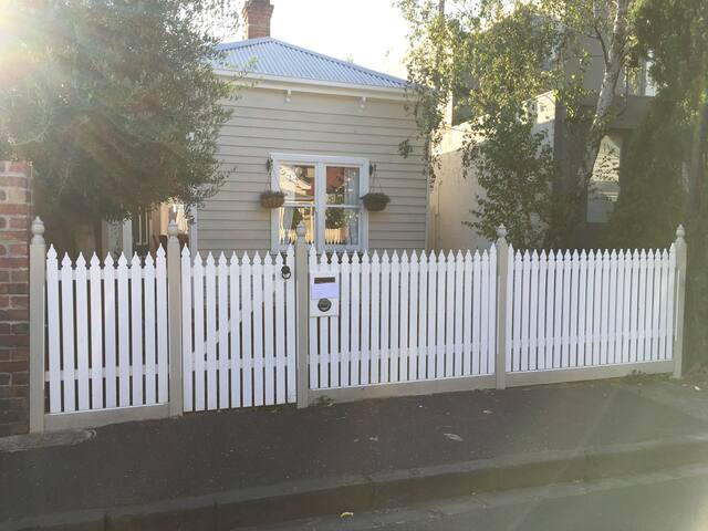 Beautiful renovated Victorian Cottage gallery image 2