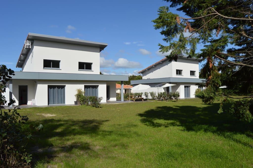 Chaque appartement peut accueillir de 2 à 6 personnes, Terrain clos, calme