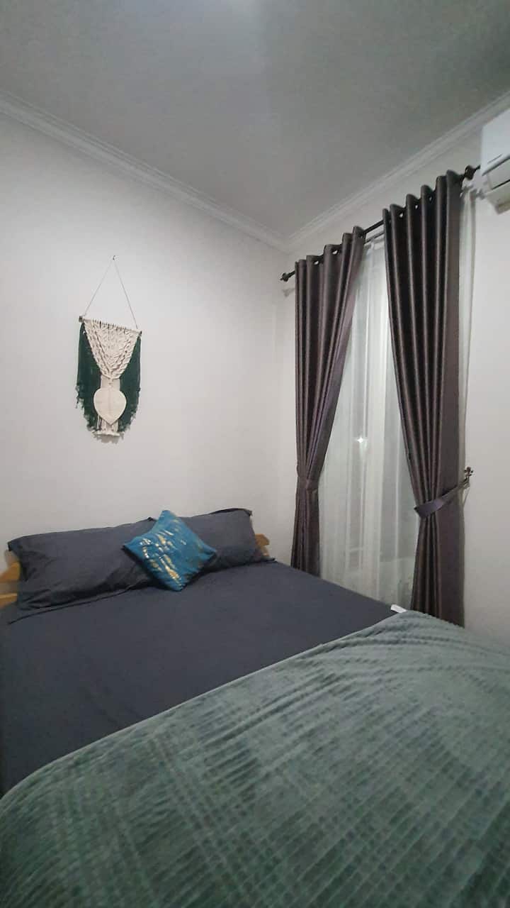 Kitanda cha Malkia cha Kamar