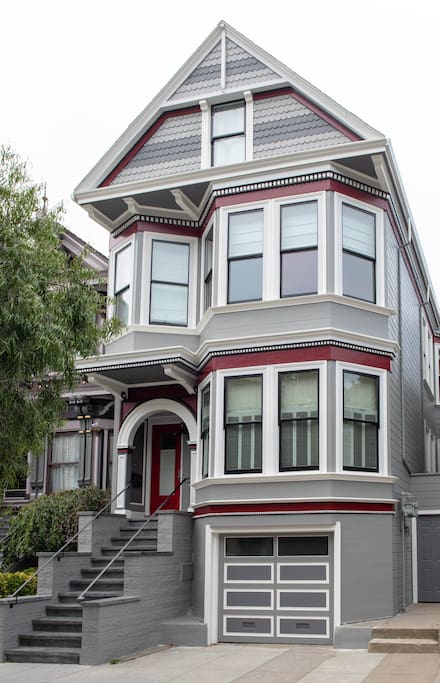 Front side of entire house (just painted July '18!)
