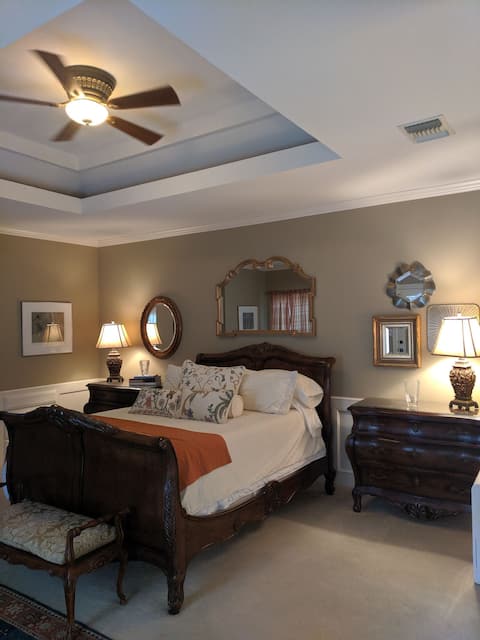 Private suite with private entry-no cleaning fee