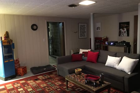 🥇in BHAM! Ultra private w/ garage parking!