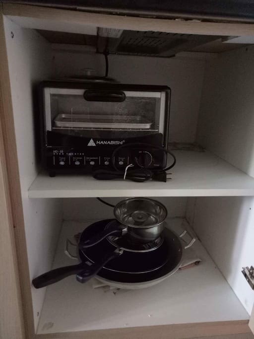 Kitchen Cabinet & Utensils