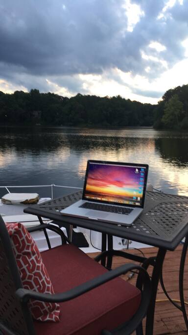 An office with a view. Electricity is available at the dock.