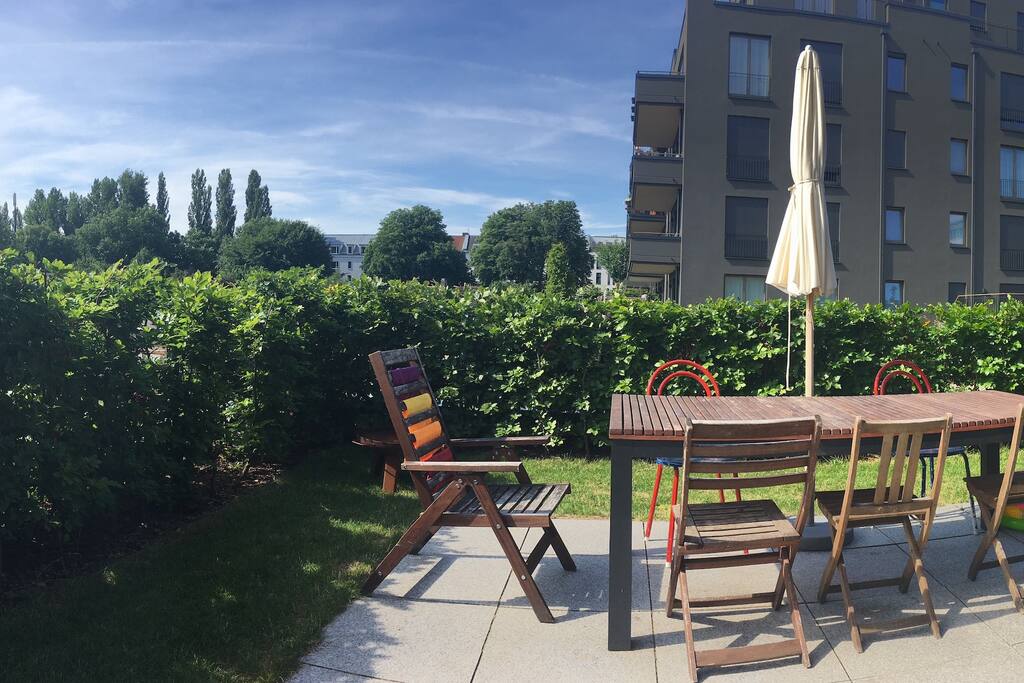 Eine einladende Terrasse mit toller Aussicht