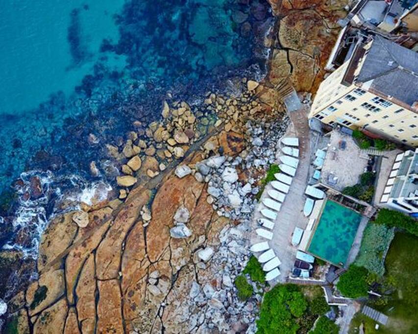 Pacific Ocean is just 19 metres from your front door...